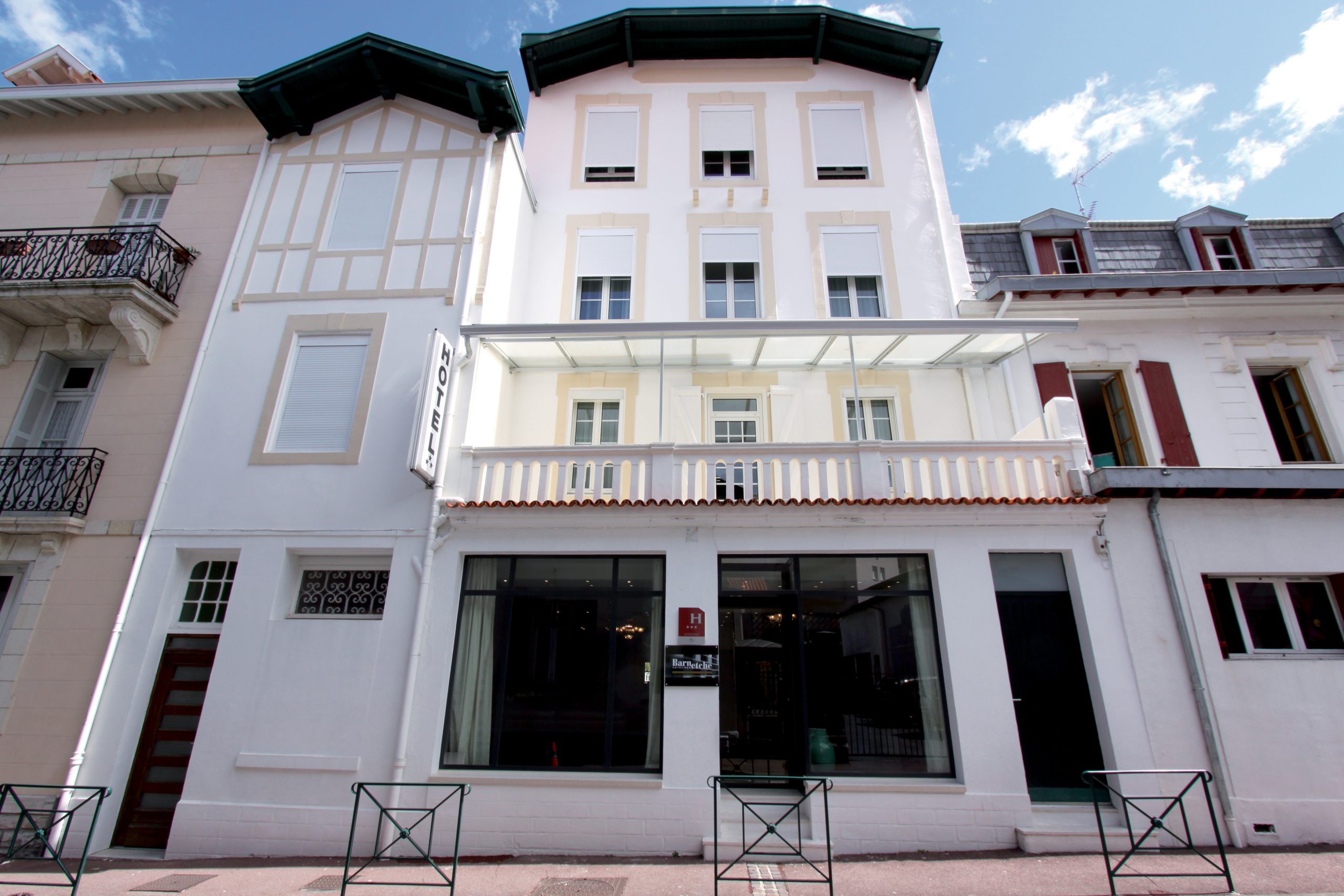 Hôtel Barnetche — Extérieur