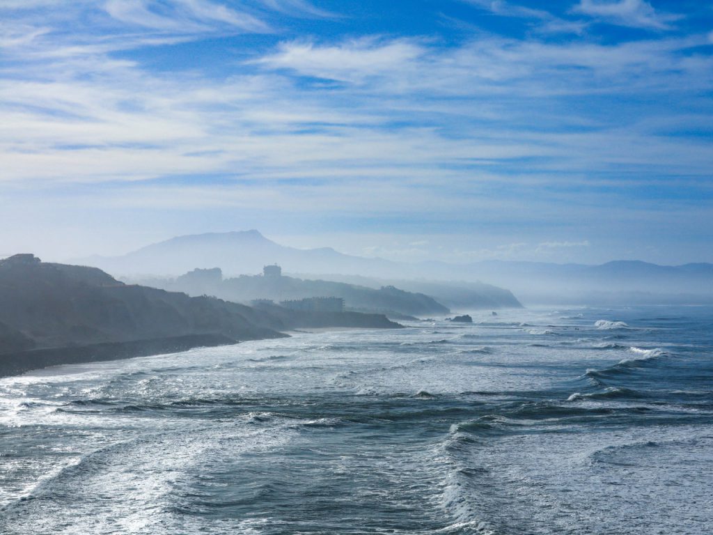 Biarritz - Point de vue - Côte des Basques, Château d'Ilbarritz, la rhune